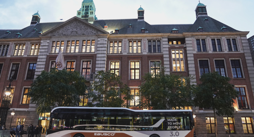 Oordeelonthouding bij Ebusco: interne beheersing ondermaats, zorgen over continuïteit