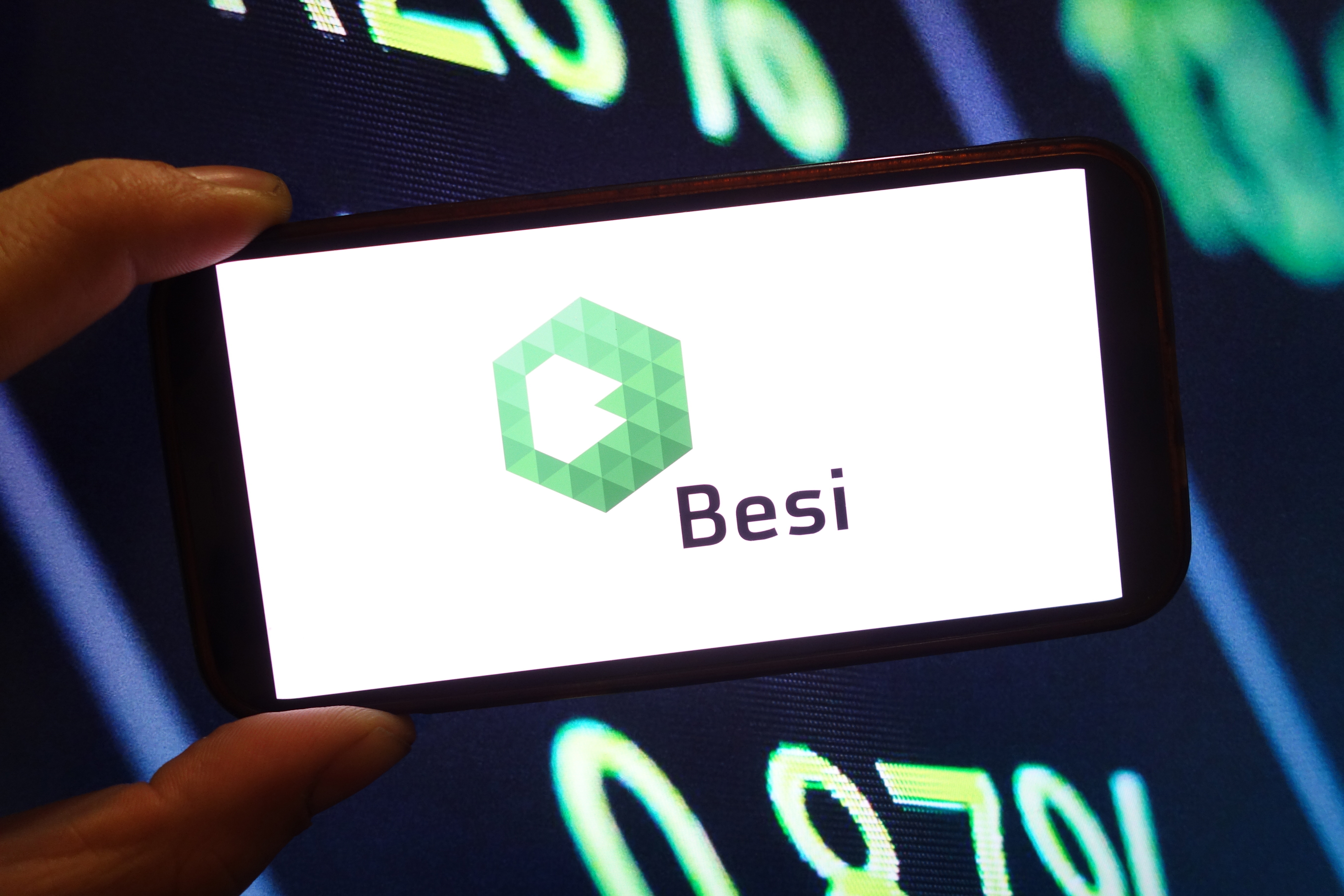 BESI surft op AI-golf en stelt groeidoelen fors bij