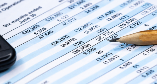 Tien bedrijven zonder jaarrekening; VEB vraagt opheldering.