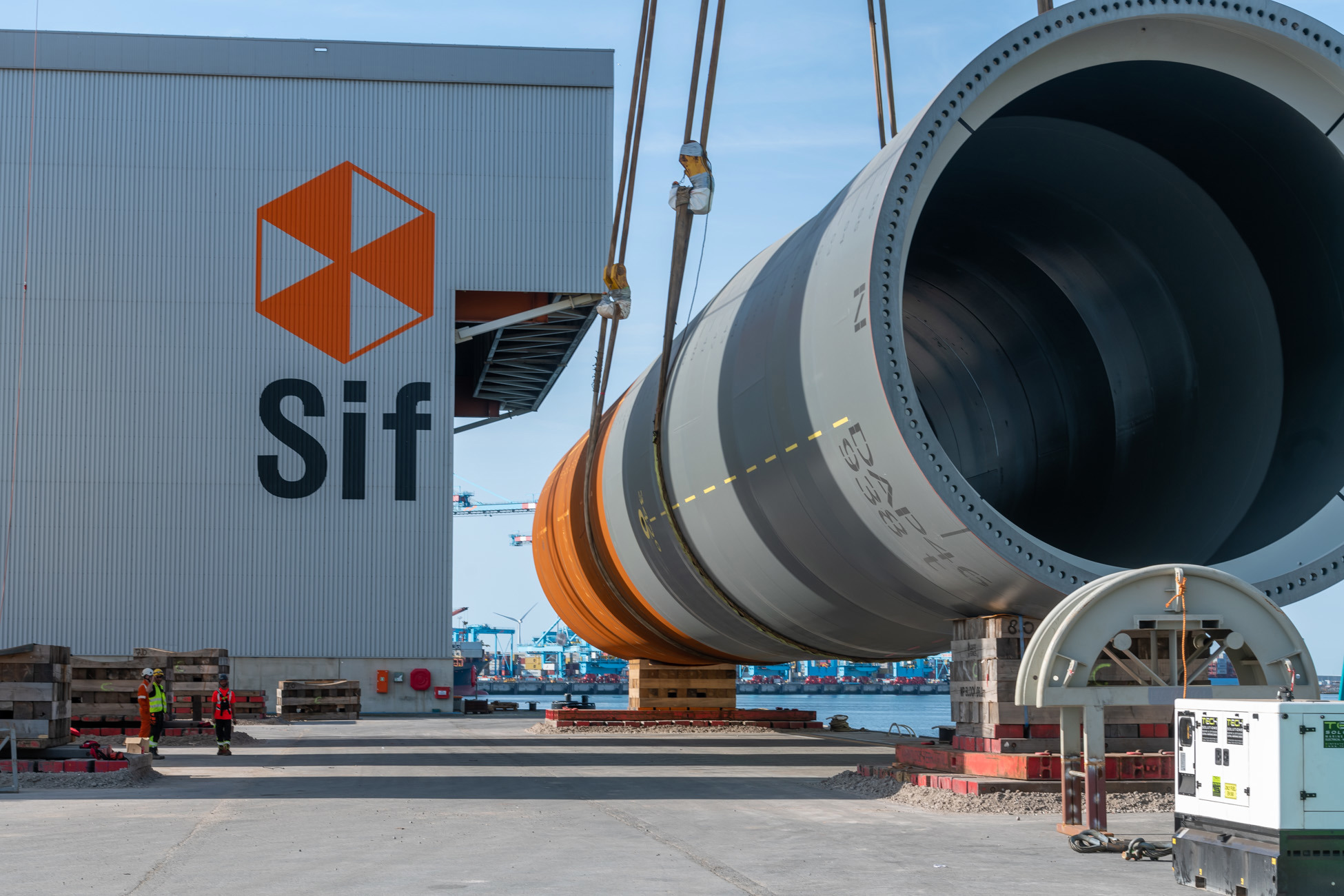 Nu de nieuwe fabriek eindelijk draait, ziet Sif de orders opdrogen