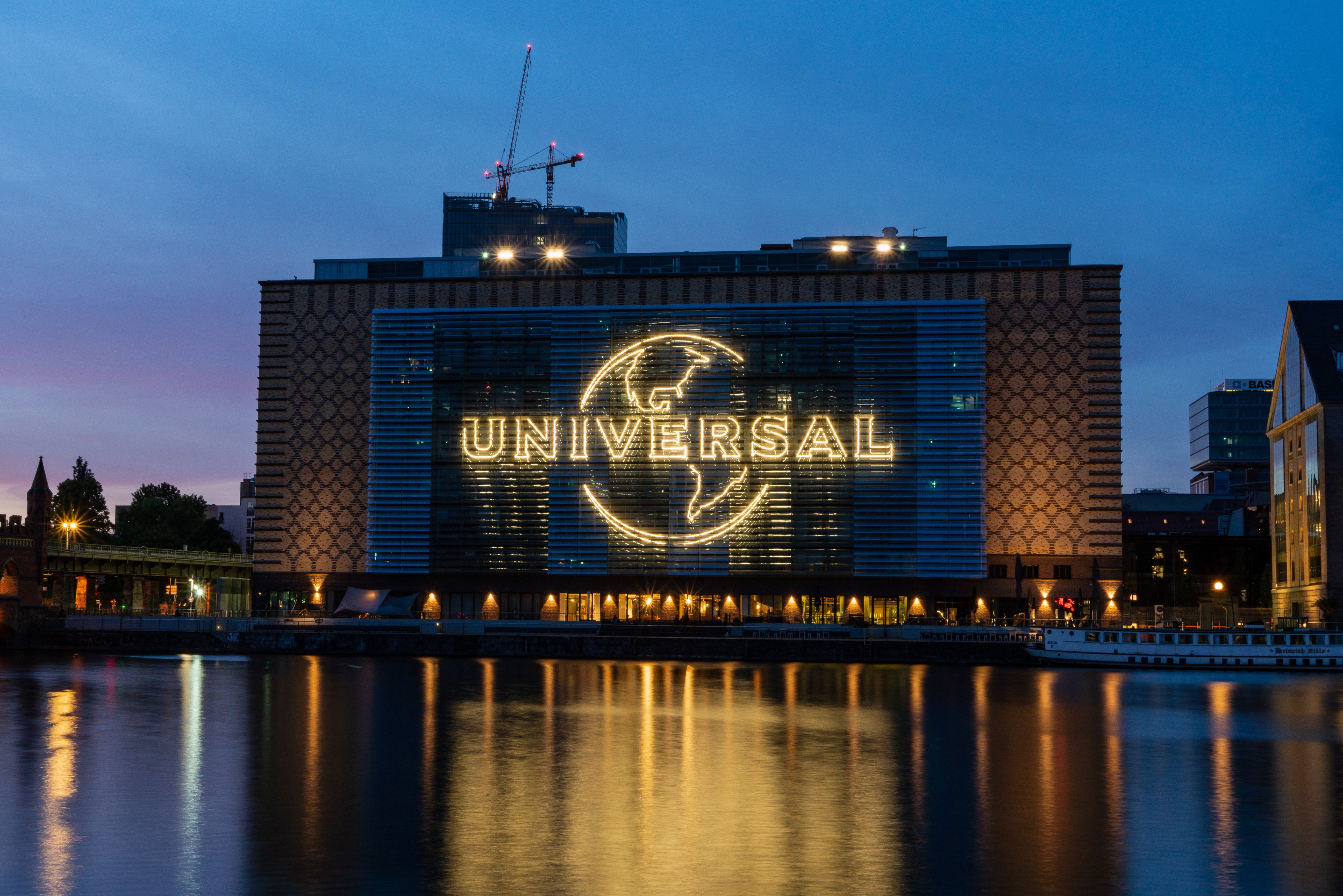 Vijf vragen over de verrassingsaanval van Ackman op UMG