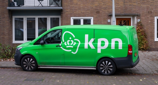 KPN moet kiezen: glasvezel huren, zelf bouwen of klanten loslaten