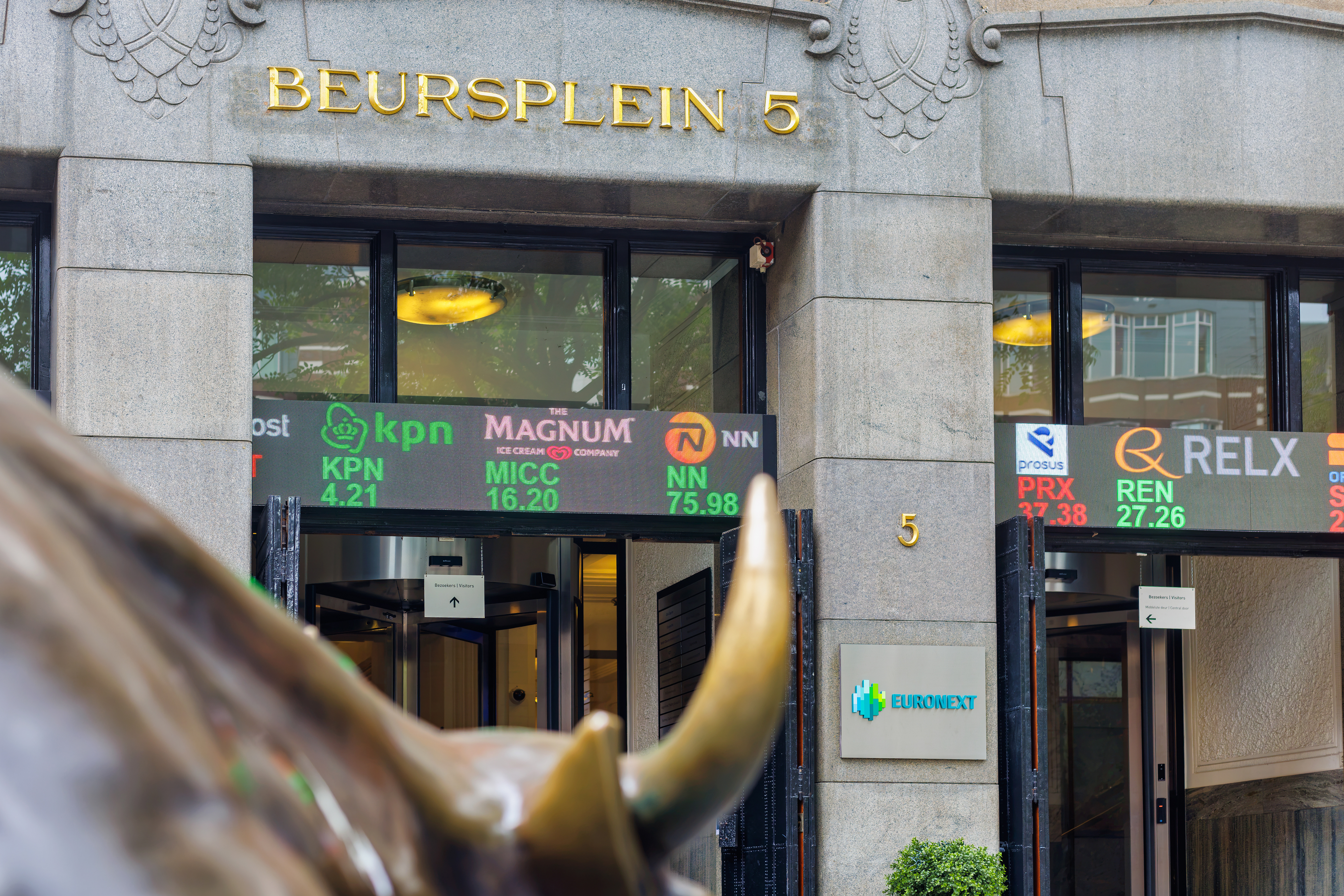 VEB-onderzoek deel 1. Goedkope leningen lopen af: AEX-bedrijven wacht miljard extra rente