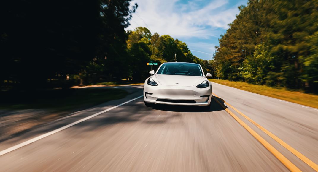 Tesla ziet verkopen flink dalen, strapatsen Musk helpen niet
