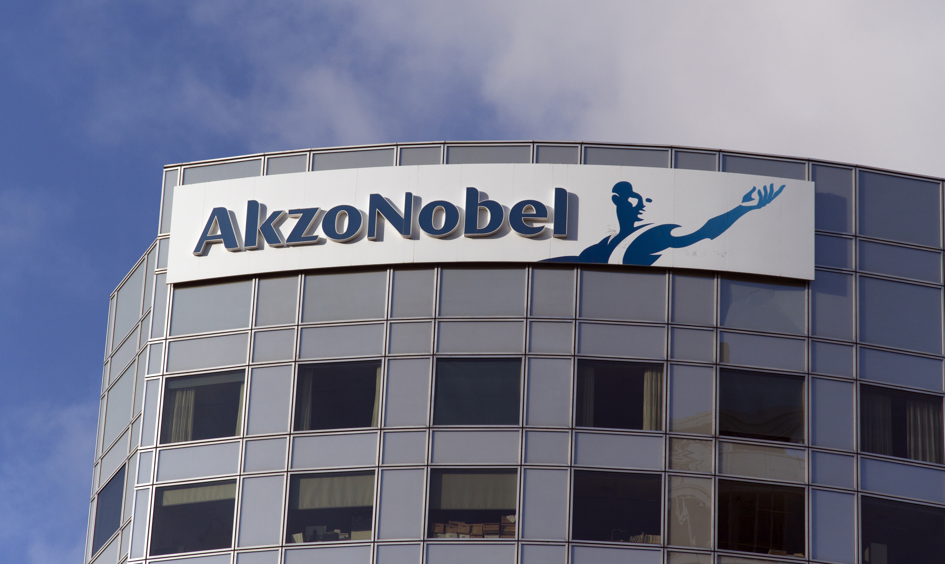 VEB vraagt AkzoNobel om opheldering over afwijzing alternatief bod